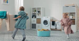 Jak prać ubrania dzieci, aby zapobiec podrażnieniom skóry?